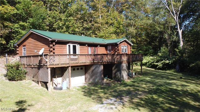 33 Athens Drive, New Cumberland, WV 26047