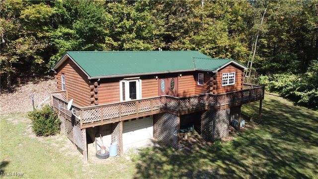 33 Athens Drive, New Cumberland, WV 26047