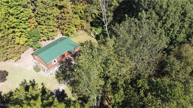 33 Athens Drive, New Cumberland, WV 26047