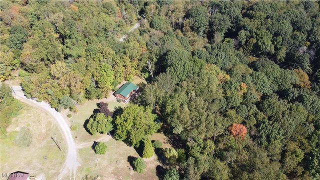 33 Athens Drive, New Cumberland, WV 26047