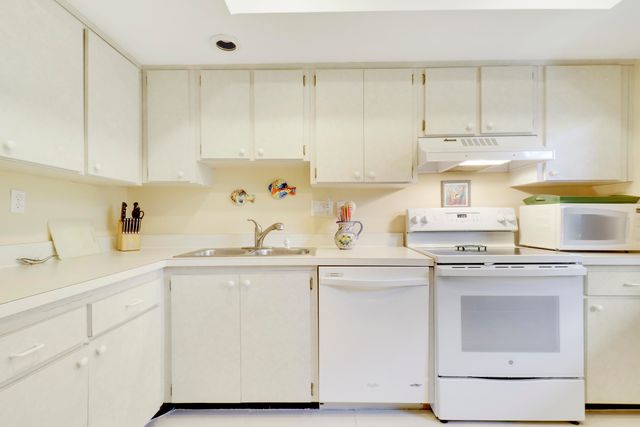 375 S Beach Road 102b, Jupiter, FL 33469