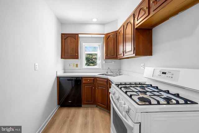 215 GROVE PARK RD, Brooklyn Park, MD 21225