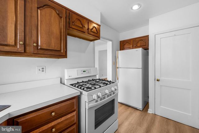 215 GROVE PARK RD, Brooklyn Park, MD 21225