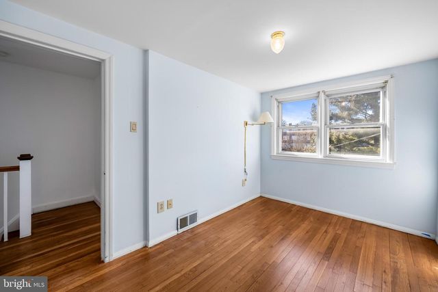 215 GROVE PARK RD, Brooklyn Park, MD 21225