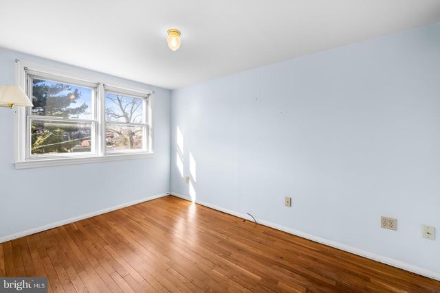 215 GROVE PARK RD, Brooklyn Park, MD 21225