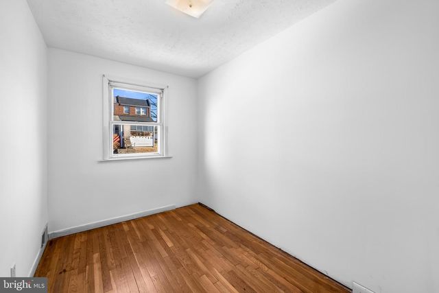 215 GROVE PARK RD, Brooklyn Park, MD 21225