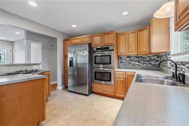 11827 E 50TH Terrace, Kansas City, MO 64133