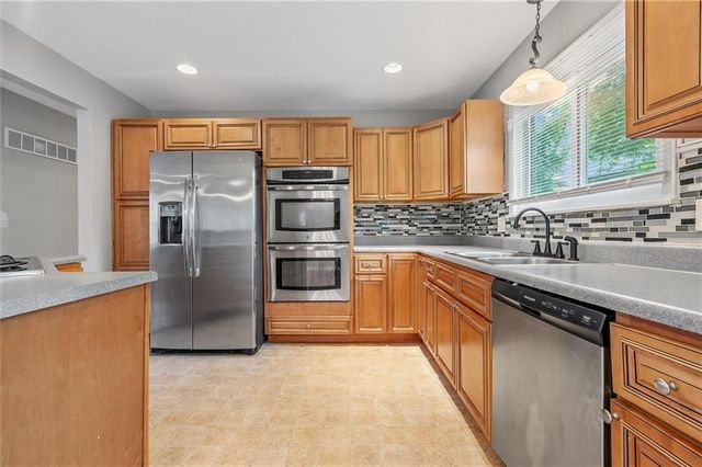 11827 E 50TH Terrace, Kansas City, MO 64133