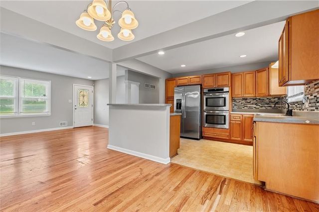 11827 E 50TH Terrace, Kansas City, MO 64133