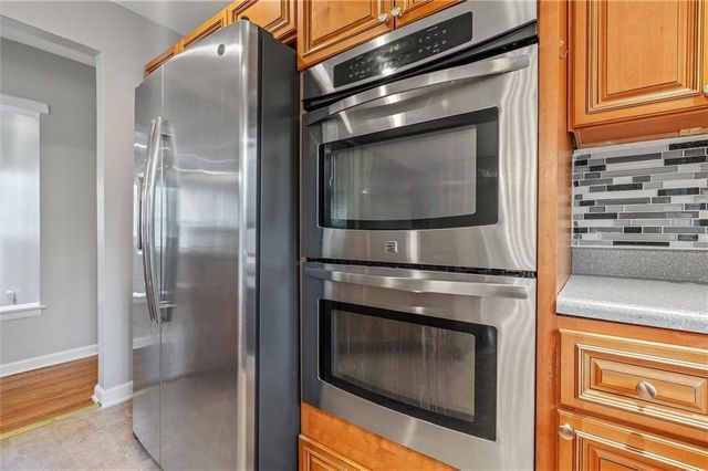 11827 E 50TH Terrace, Kansas City, MO 64133