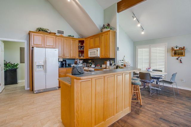 922 S Lakeview Drive, Gordon, TX 76453