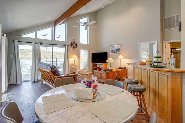 922 S Lakeview Drive, Gordon, TX 76453