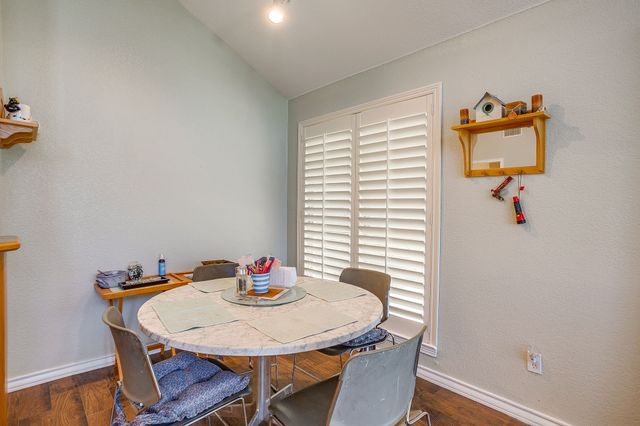 922 S Lakeview Drive, Gordon, TX 76453