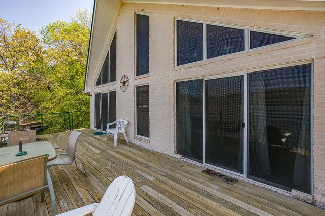 922 S Lakeview Drive, Gordon, TX 76453