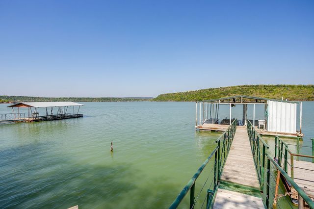 922 S Lakeview Drive, Gordon, TX 76453