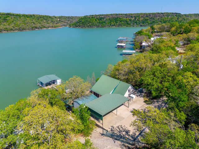 922 S Lakeview Drive, Gordon, TX 76453