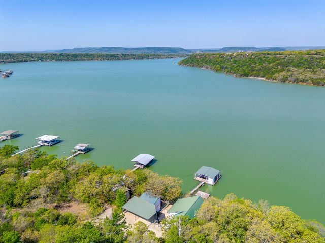 922 S Lakeview Drive, Gordon, TX 76453