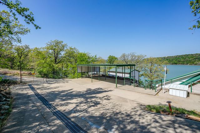 922 S Lakeview Drive, Gordon, TX 76453