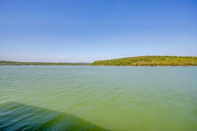 922 S Lakeview Drive, Gordon, TX 76453