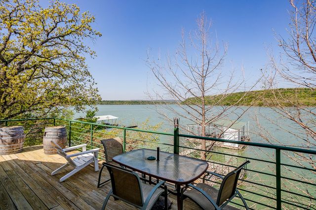 922 S Lakeview Drive, Gordon, TX 76453