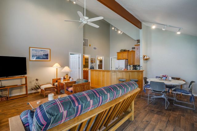 922 S Lakeview Drive, Gordon, TX 76453