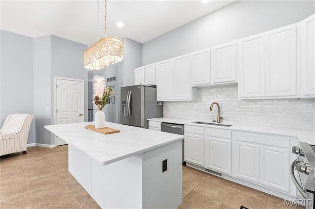 3126 Brook Hollow Drive, O'fallon, MO 63366
