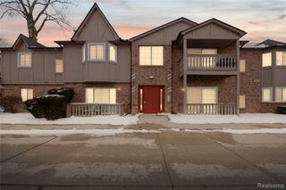 30606 Oakridge Manor Drive 4, Roseville, MI 48066