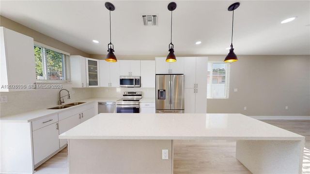 1284 NE 111th St 1284, Miami, FL 33161