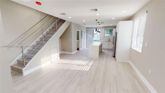 1284 NE 111th St 1284, Miami, FL 33161