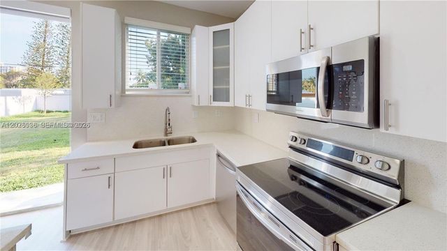 1284 NE 111th St 1284, Miami, FL 33161