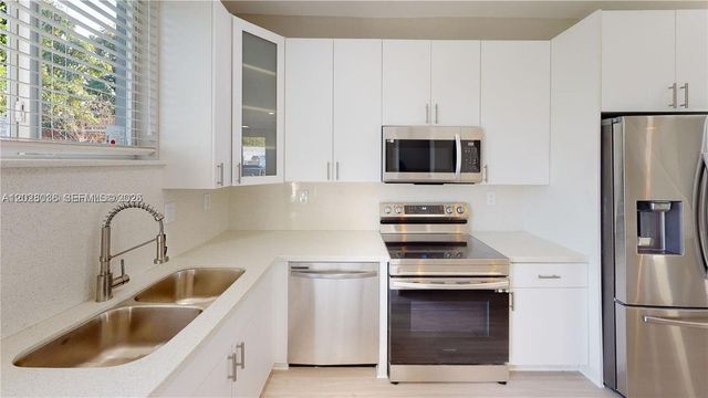 1284 NE 111th St 1284, Miami, FL 33161