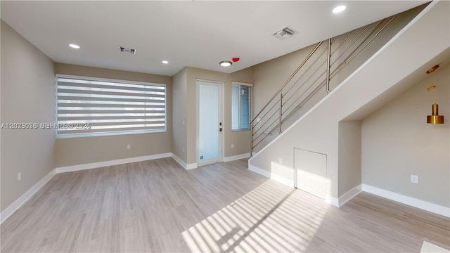 1284 NE 111th St 1284, Miami, FL 33161