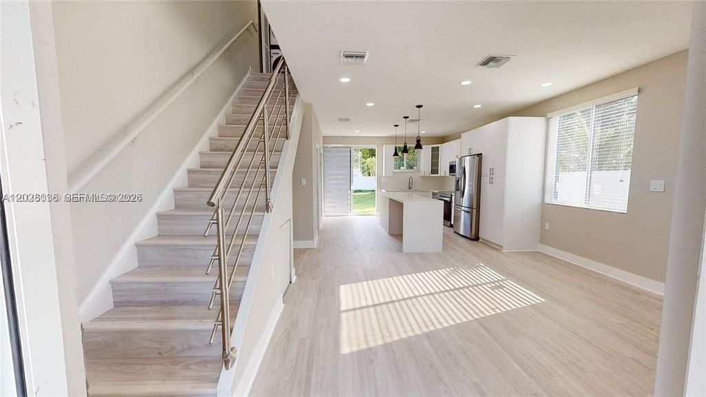 1284 NE 111th St 1284, Miami, FL 33161