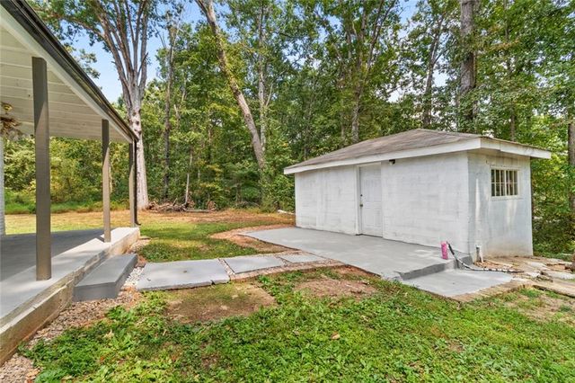 3990 Pine Hill Drive, Douglasville, GA 30135