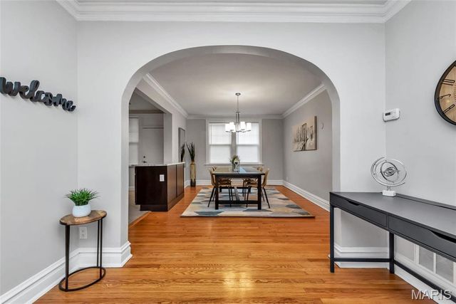 7557 Buckingham, St Louis, MO 63105