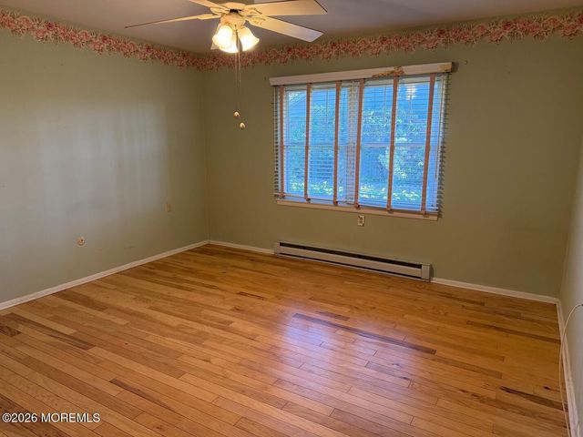 682 New Castle Court B, Lakewood, NJ 08701