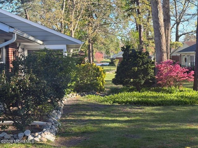 682 New Castle Court B, Lakewood, NJ 08701