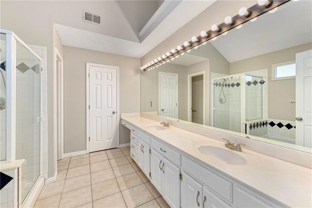 146 W Colleen Drive, Gardner, KS 66030