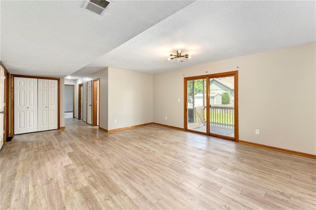 146 W Colleen Drive, Gardner, KS 66030