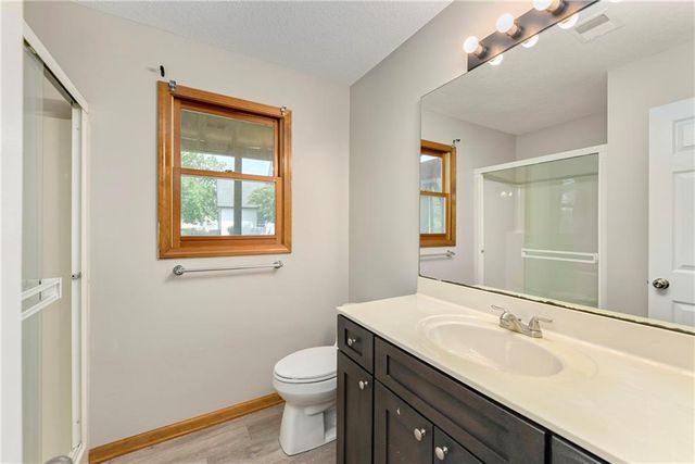 146 W Colleen Drive, Gardner, KS 66030