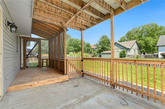 146 W Colleen Drive, Gardner, KS 66030