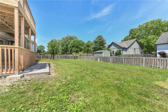 146 W Colleen Drive, Gardner, KS 66030