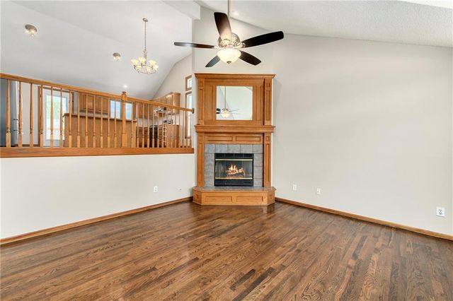 146 W Colleen Drive, Gardner, KS 66030