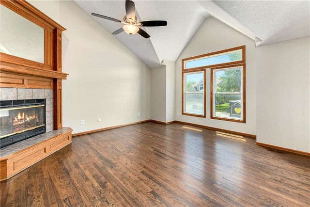 146 W Colleen Drive, Gardner, KS 66030