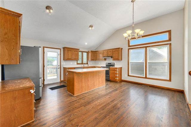 146 W Colleen Drive, Gardner, KS 66030