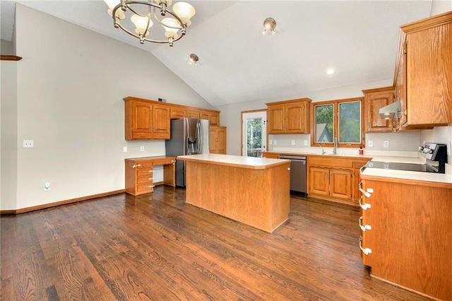 146 W Colleen Drive, Gardner, KS 66030