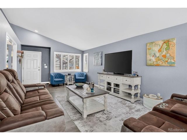 19824 E Stanford Dr, Centennial, CO 80015