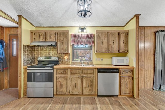 208 Carter Road, Sparta, MO 65753