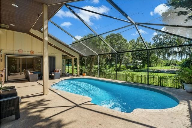 522 SW Timber Trail, Stuart, FL 34997