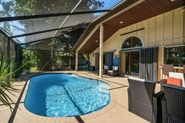 522 SW Timber Trail, Stuart, FL 34997